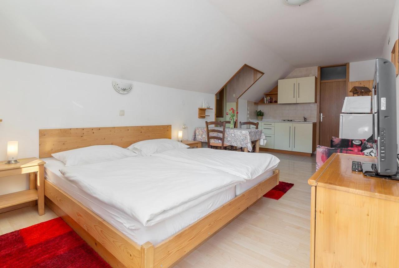 Apartment House Jager Bohinj Bagian luar foto